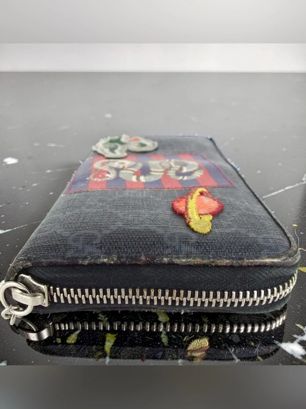 GUCCI GG Supreme Night Courrier Zip Around Wallet 🔥🛸